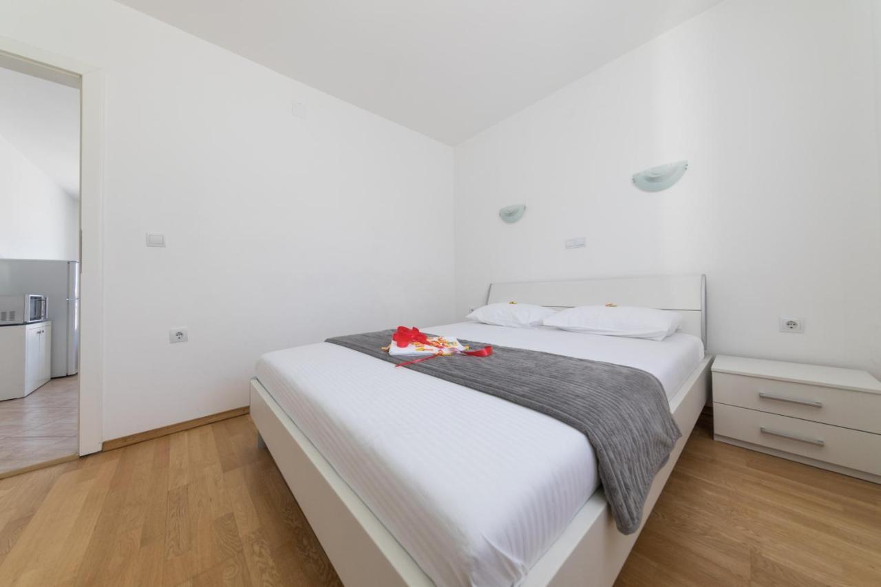 Apartments Tamaris Tivat Exterior foto
